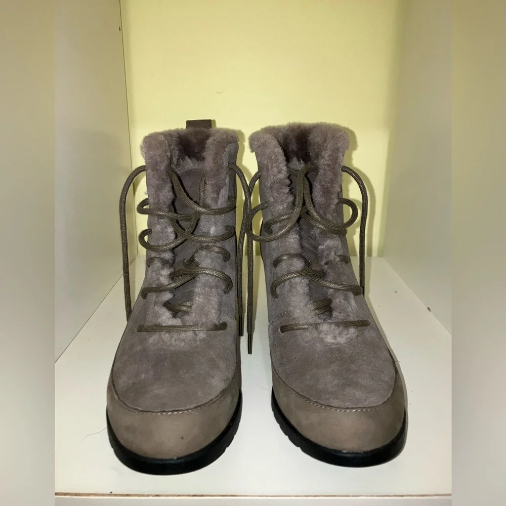 UGG bridgit ankle